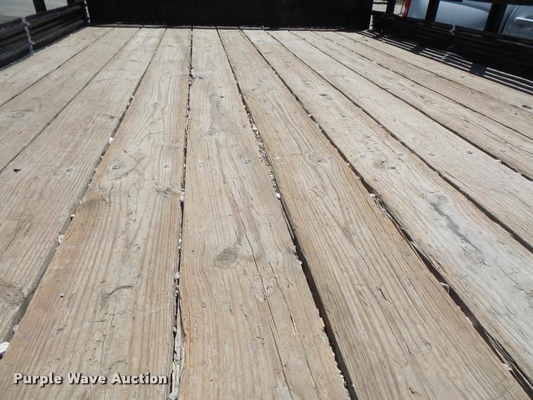 image for item DA6469 1997 Ford F350 Super Duty flatbed pickup truck