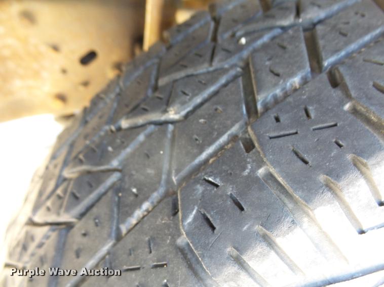 image for item DA6469 1997 Ford F350 Super Duty flatbed pickup truck