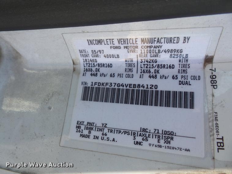 image for item DA6469 1997 Ford F350 Super Duty flatbed pickup truck