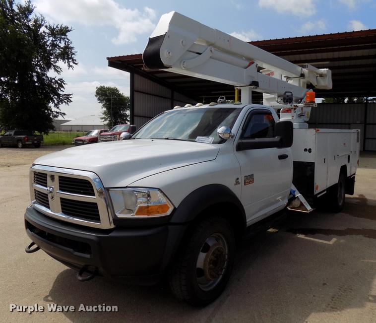 image for item DA6780 2011 Dodge Ram 5500 bucket truck