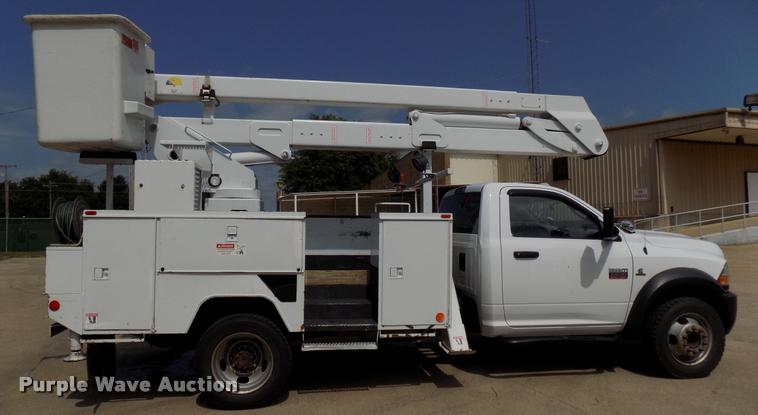 image for item DA6780 2011 Dodge Ram 5500 bucket truck
