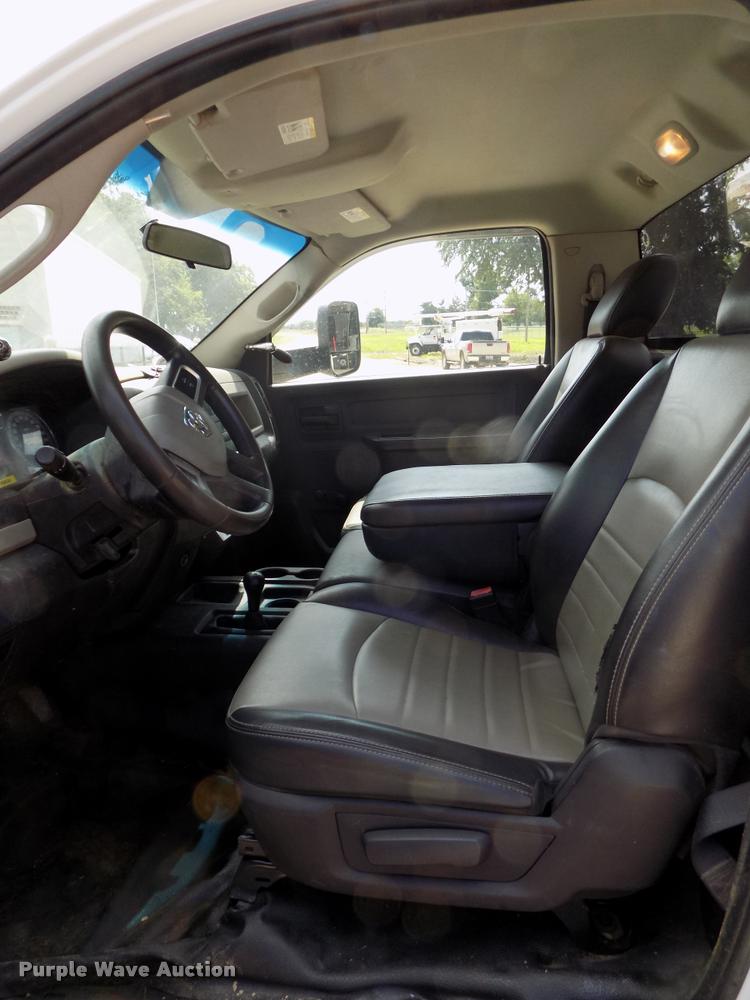 image for item DA6780 2011 Dodge Ram 5500 bucket truck