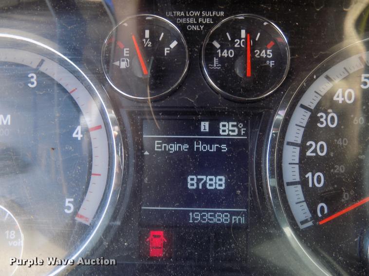 image for item DA6780 2011 Dodge Ram 5500 bucket truck