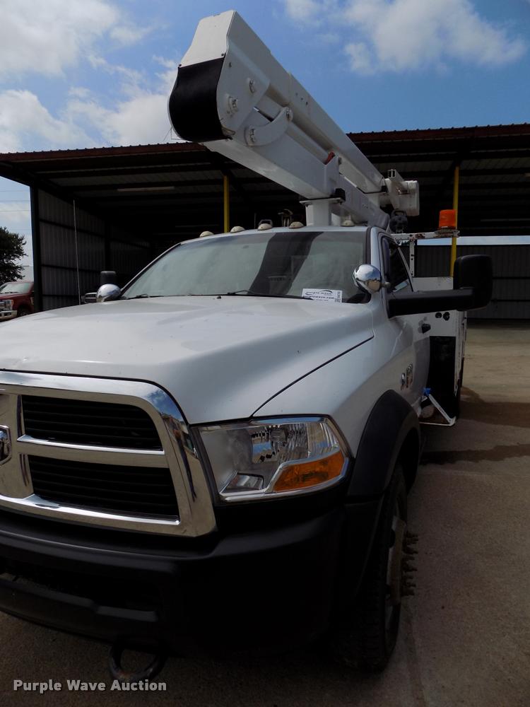image for item DA6780 2011 Dodge Ram 5500 bucket truck