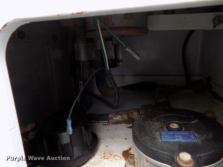 image for item DA6780 2011 Dodge Ram 5500 bucket truck