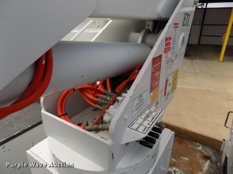 image for item DA6780 2011 Dodge Ram 5500 bucket truck