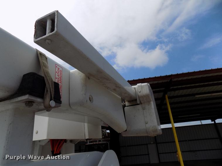 image for item DA6780 2011 Dodge Ram 5500 bucket truck