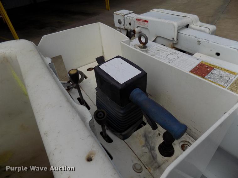 image for item DA6780 2011 Dodge Ram 5500 bucket truck