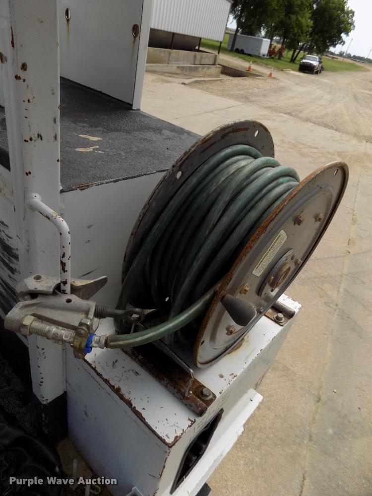 image for item DA6780 2011 Dodge Ram 5500 bucket truck