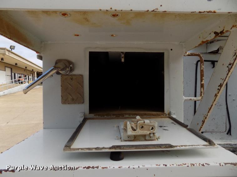 image for item DA6780 2011 Dodge Ram 5500 bucket truck