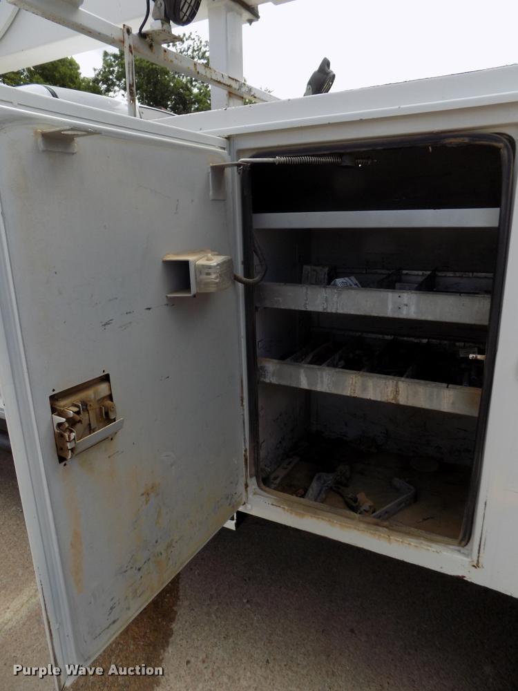 image for item DA6780 2011 Dodge Ram 5500 bucket truck