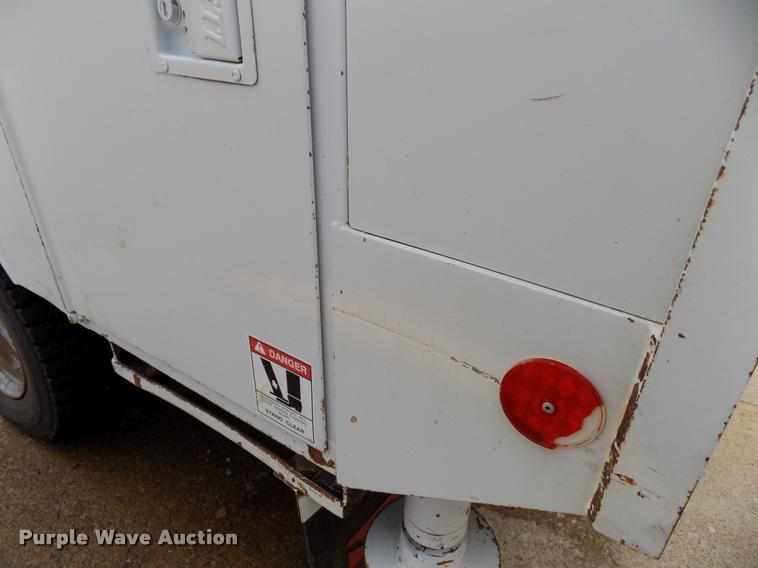 image for item DA6780 2011 Dodge Ram 5500 bucket truck