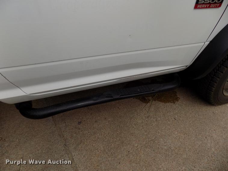 image for item DA6780 2011 Dodge Ram 5500 bucket truck