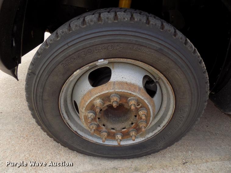 image for item DA6780 2011 Dodge Ram 5500 bucket truck