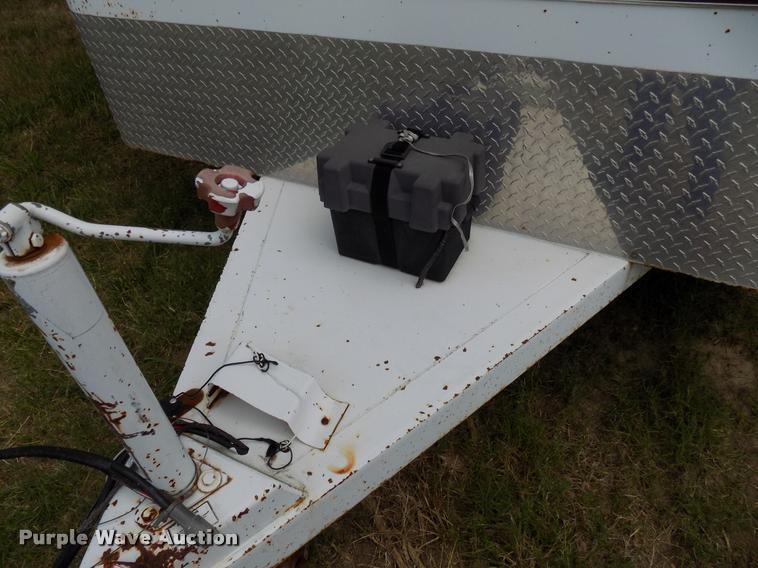 image for item DA6781 2005 W-W enclosed cargo trailer