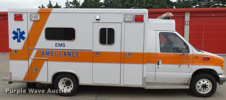 image for item DA7966 1992 Ford Econoline E350 ambulance