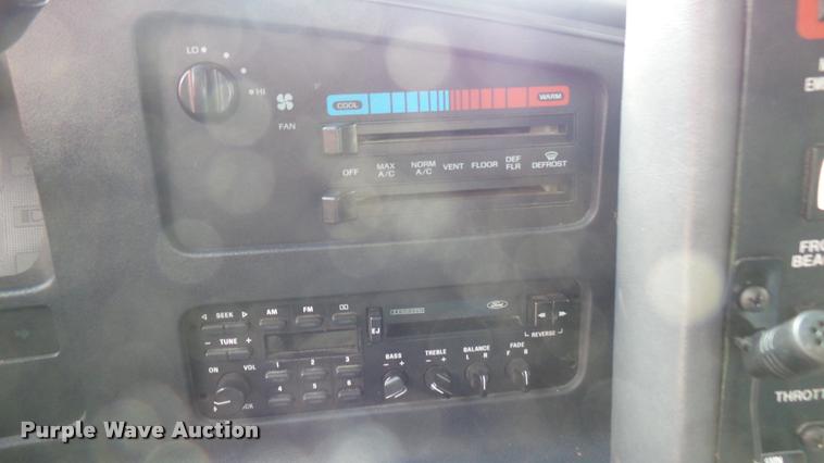 image for item DA7966 1992 Ford Econoline E350 ambulance