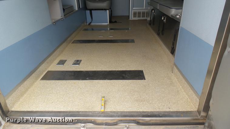 image for item DA7966 1992 Ford Econoline E350 ambulance