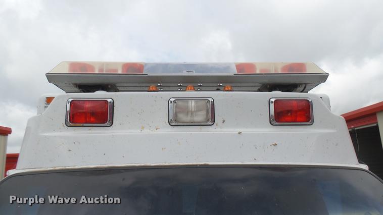 image for item DA7966 1992 Ford Econoline E350 ambulance