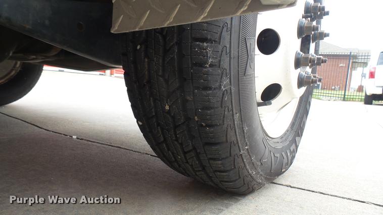 image for item DA7966 1992 Ford Econoline E350 ambulance