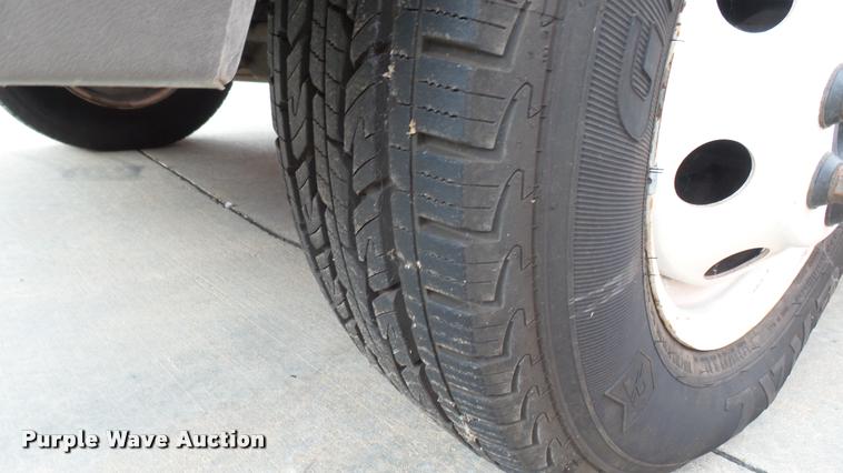 image for item DA7966 1992 Ford Econoline E350 ambulance