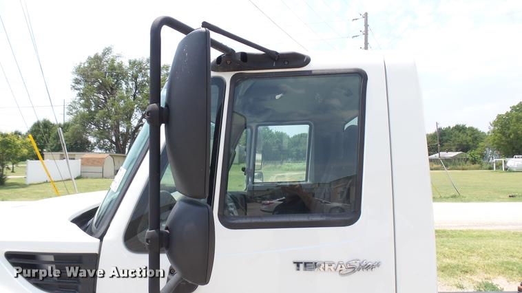 image for item DA7982 2014 International TerraStar truck chassis