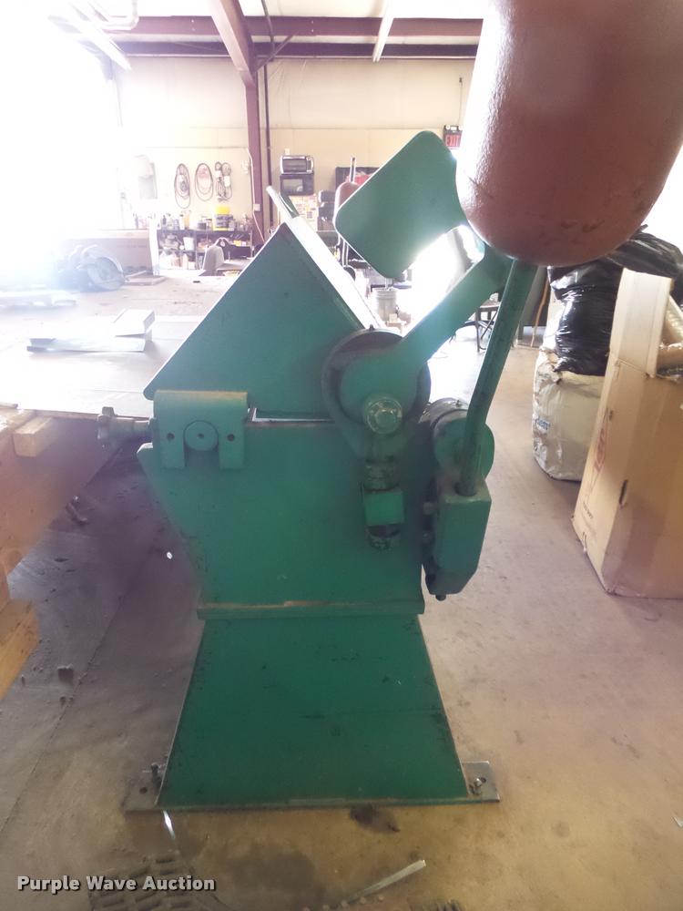 image for item DA9205 Tennsmith HB121 sheet metal brake