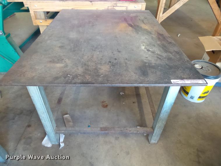 image for item DA9221 Metal table