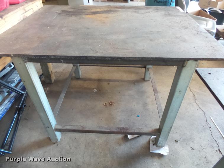 image for item DA9221 Metal table