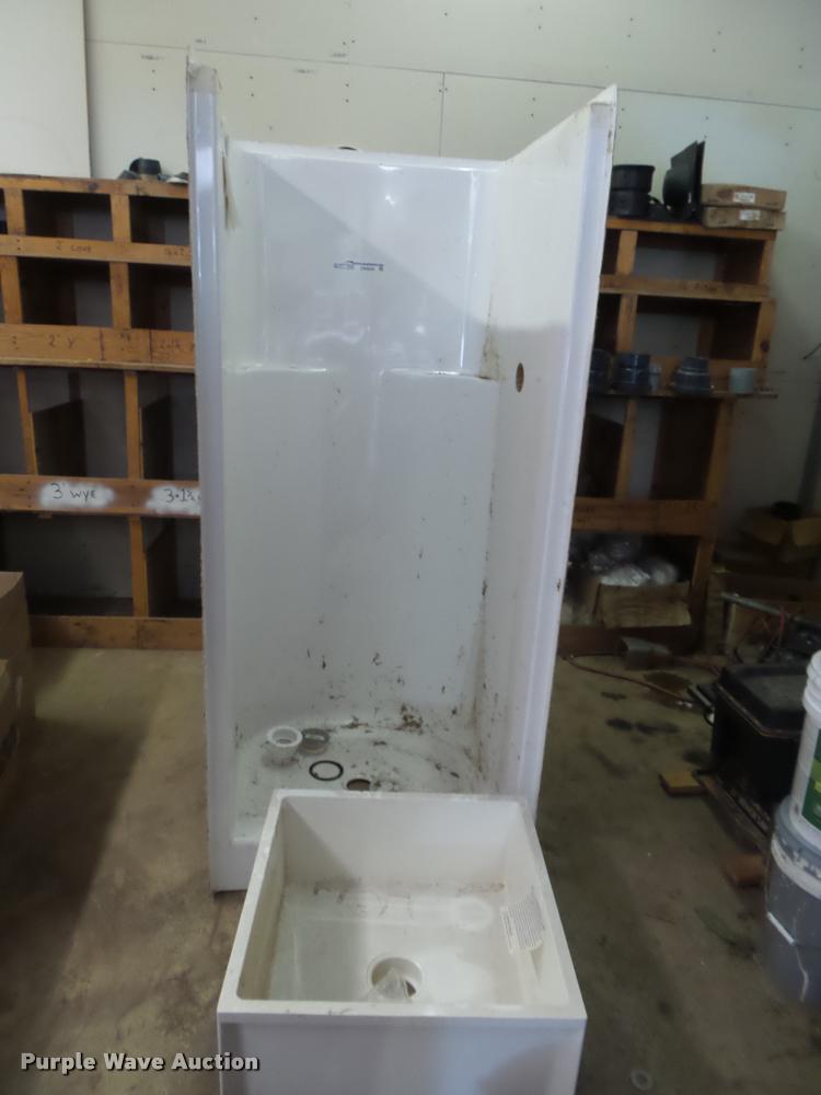 image for item DA9234 Fiberglass shower