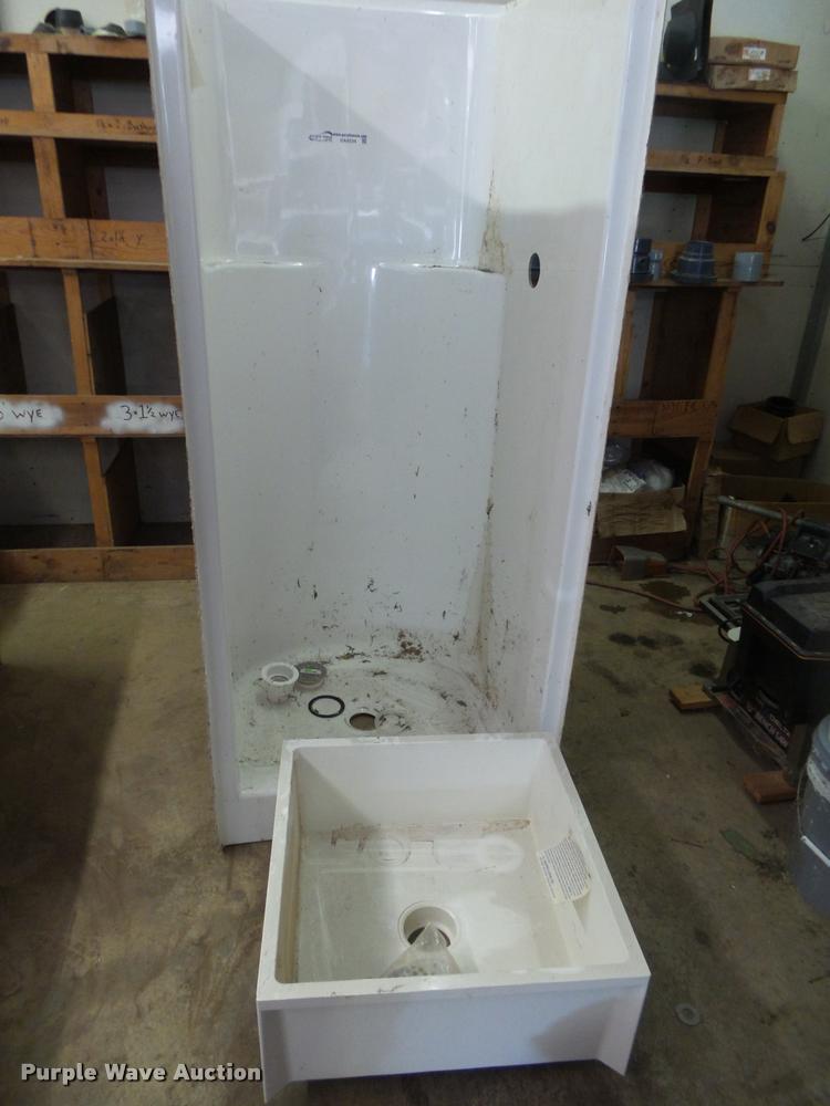 image for item DA9234 Fiberglass shower