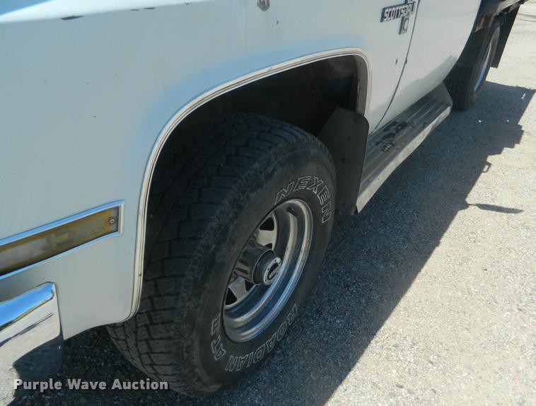 image for item DB1063 1983 Chevrolet 1500 flatbed pickup truck