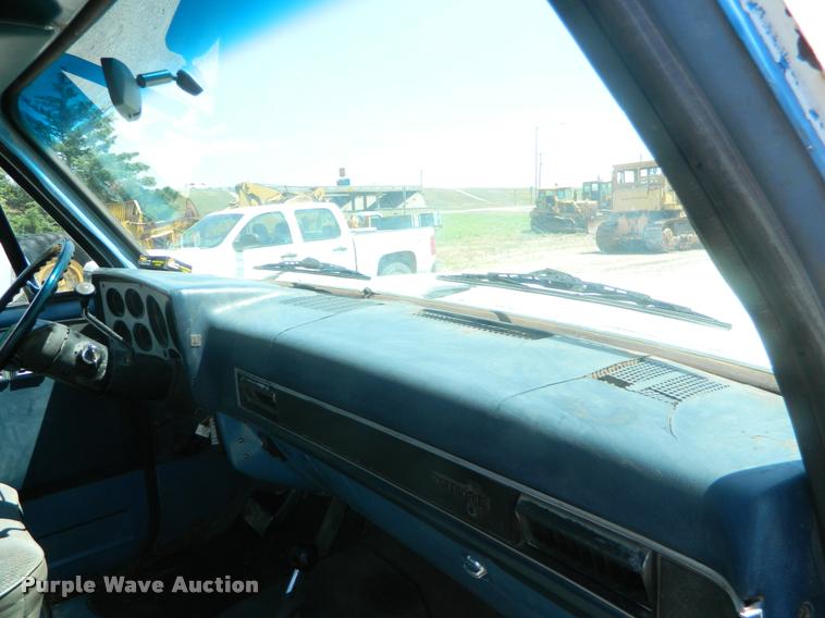 image for item DB1063 1983 Chevrolet 1500 flatbed pickup truck