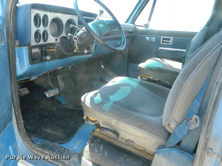 image for item DB1063 1983 Chevrolet 1500 flatbed pickup truck