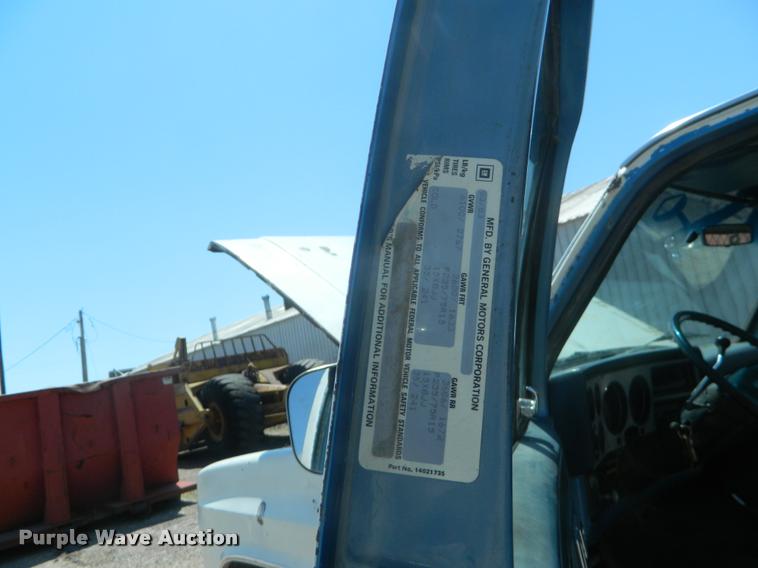 image for item DB1063 1983 Chevrolet 1500 flatbed pickup truck