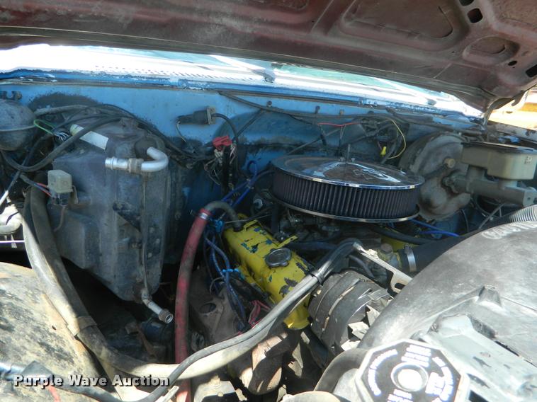 image for item DB1063 1983 Chevrolet 1500 flatbed pickup truck