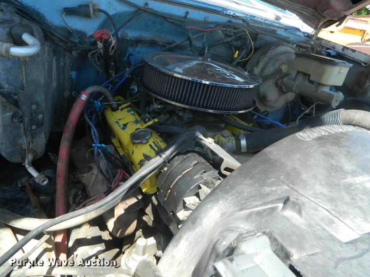 image for item DB1063 1983 Chevrolet 1500 flatbed pickup truck