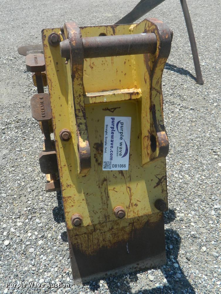 image for item DB1066 John Deere 310SJ trench compactor