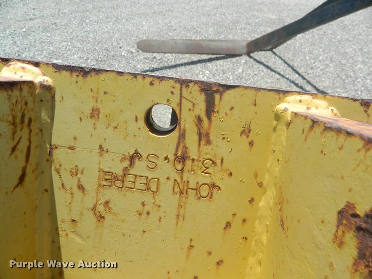 image for item DB1066 John Deere 310SJ trench compactor