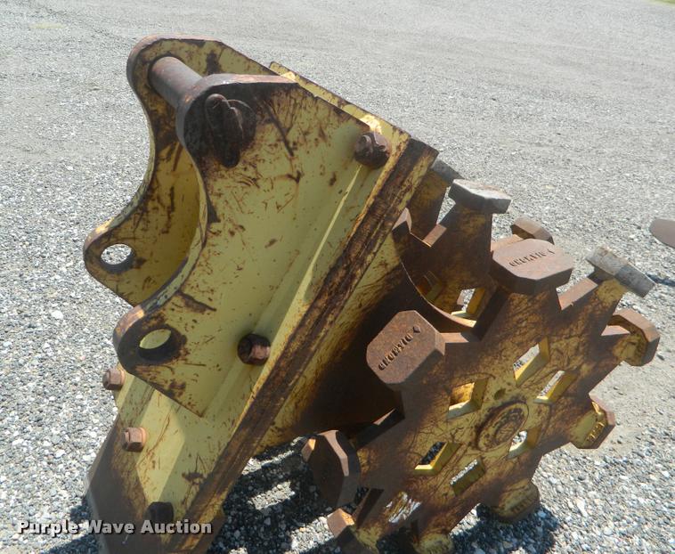 image for item DB1066 John Deere 310SJ trench compactor