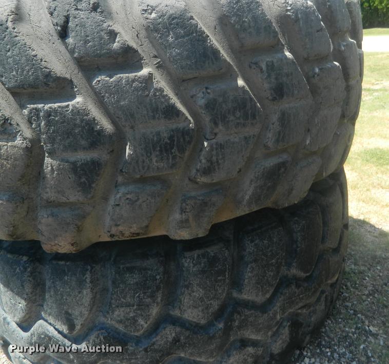 image for item DB1068 (2) 29.5R25 tires