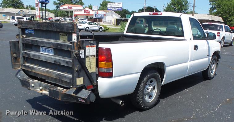 image for item DB1347 2001 Chevrolet Silverado 1500 pickup truck