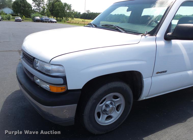 image for item DB1347 2001 Chevrolet Silverado 1500 pickup truck