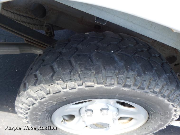 image for item DB1347 2001 Chevrolet Silverado 1500 pickup truck