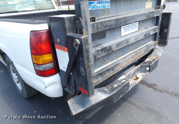 image for item DB1347 2001 Chevrolet Silverado 1500 pickup truck