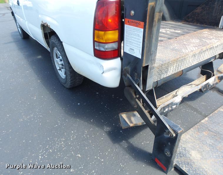 image for item DB1347 2001 Chevrolet Silverado 1500 pickup truck