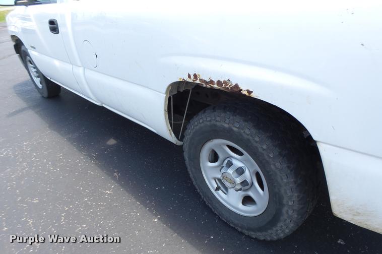 image for item DB1347 2001 Chevrolet Silverado 1500 pickup truck