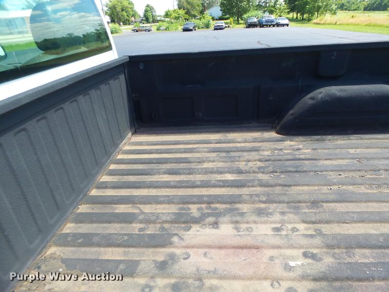 image for item DB1347 2001 Chevrolet Silverado 1500 pickup truck