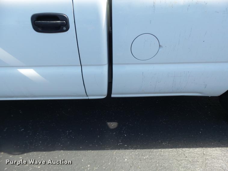 image for item DB1347 2001 Chevrolet Silverado 1500 pickup truck