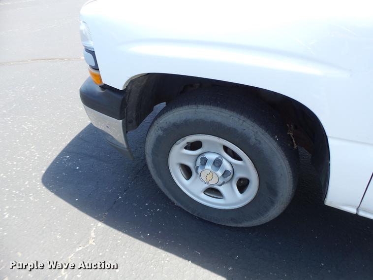 image for item DB1347 2001 Chevrolet Silverado 1500 pickup truck